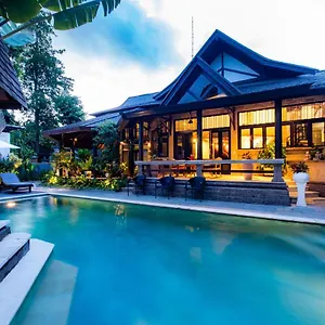  Villa Frangipani